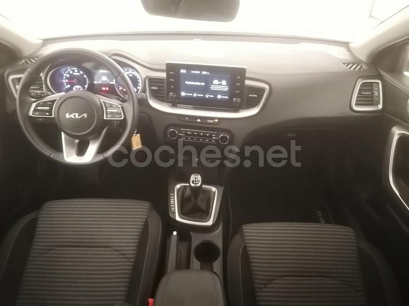 Usado Kia Ceed 120 CV (88 kW) 2024 Blanco Utilitario