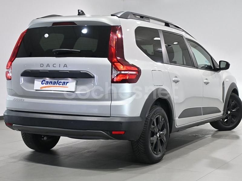 Usado Dacia Jogger Extreme 100 CV (73 kW) 2022 Gris Monovolumen