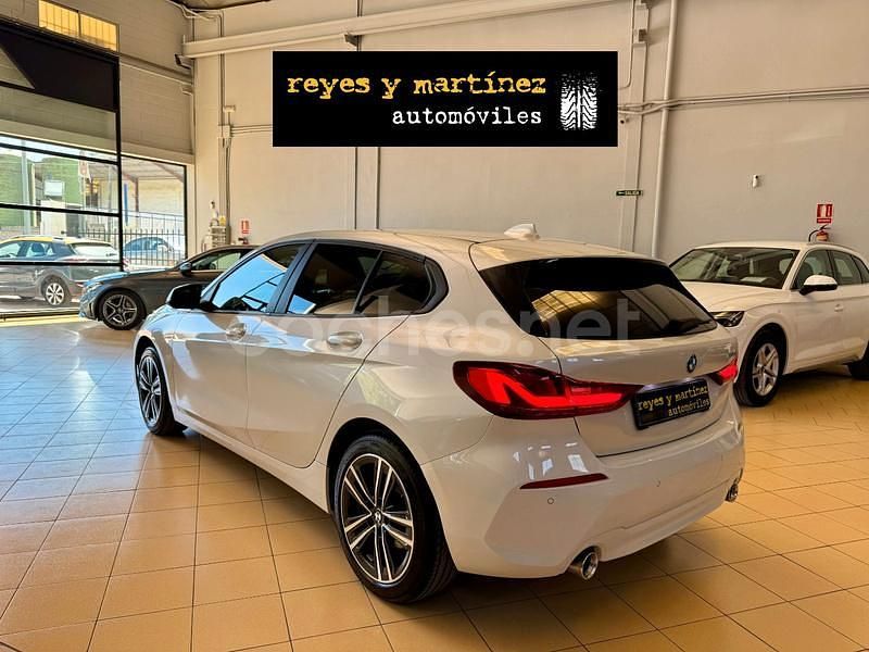 Usado BMW 118 Comfort Edition 150 CV (110 kW) 2022 Blanco Utilitario