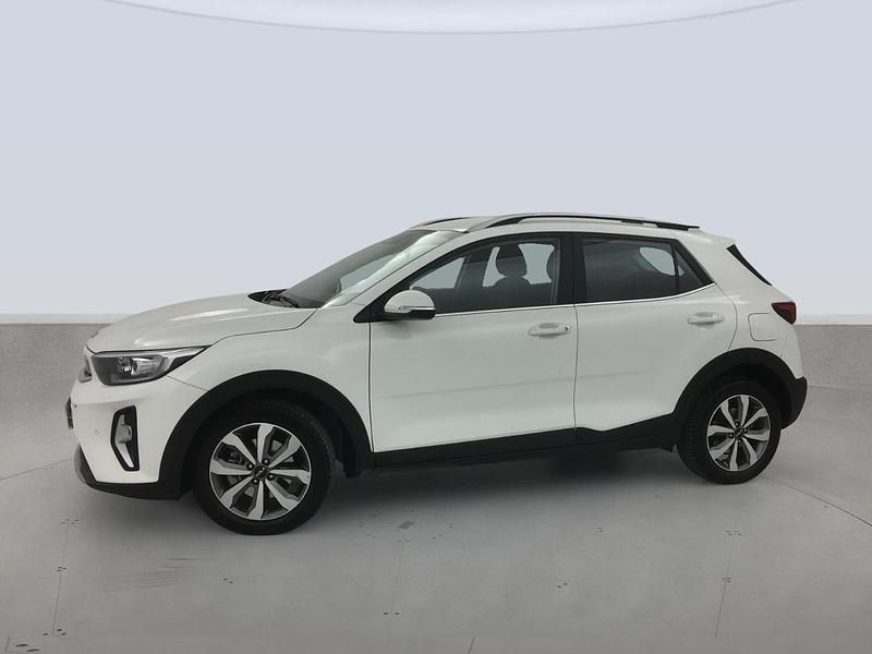 Usado Kia Stonic 100 CV (73 kW) 2022 Blanco SUV