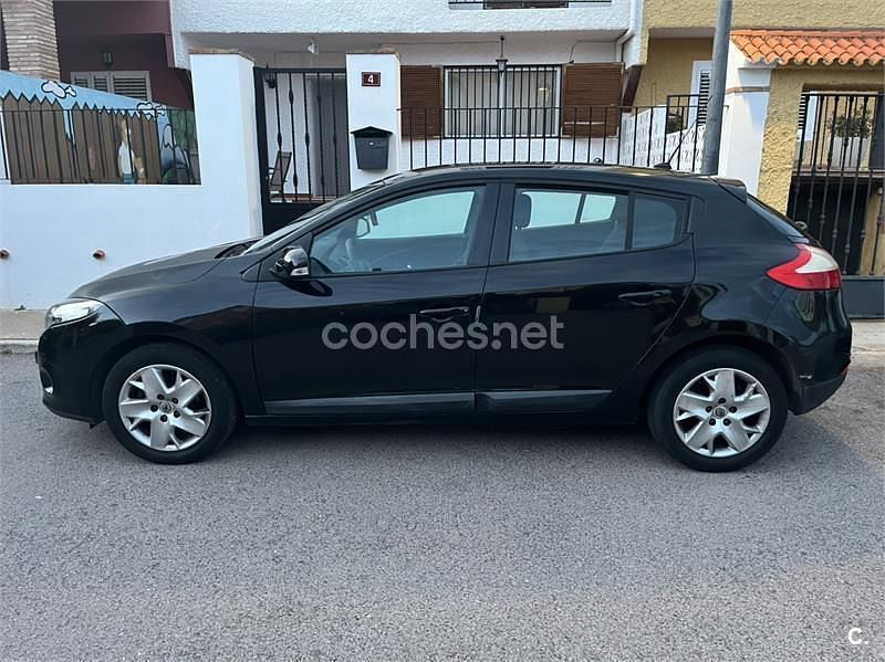 Usado Renault Mégane 90 CV (66 kW) 2011 Negro Berlina