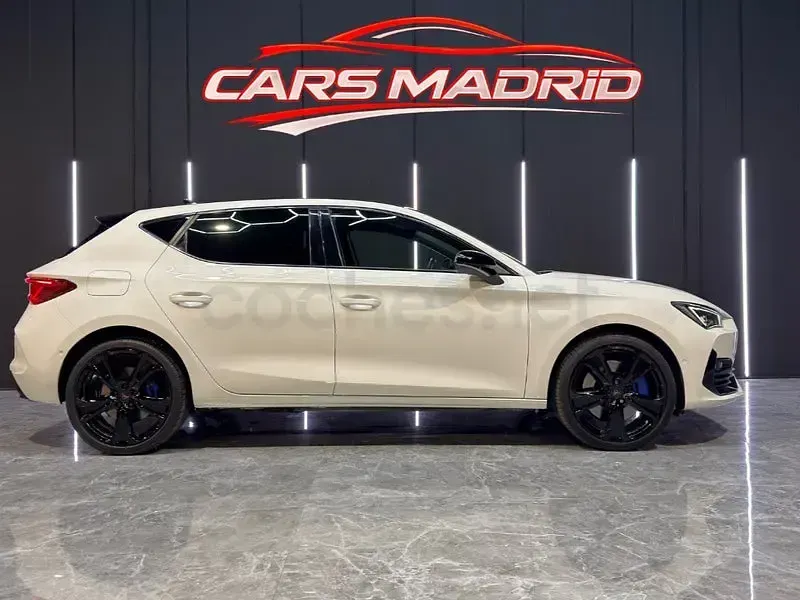 Usado Cupra Leon VZ 245 CV (180 kW) 2022 Blanco Berlina
