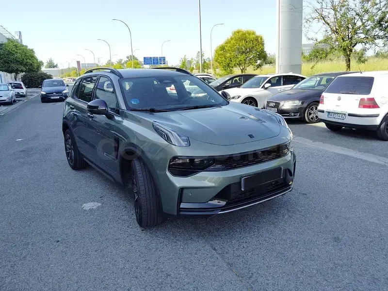 Usado Lynk & Co 01 276 CV (202 kW) 2026 Verde SUV