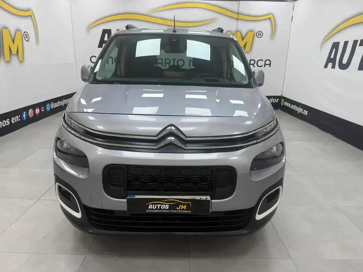 Usado Citroën Berlingo Shine 102 CV (75 kW) 2021 Gris Monovolumen