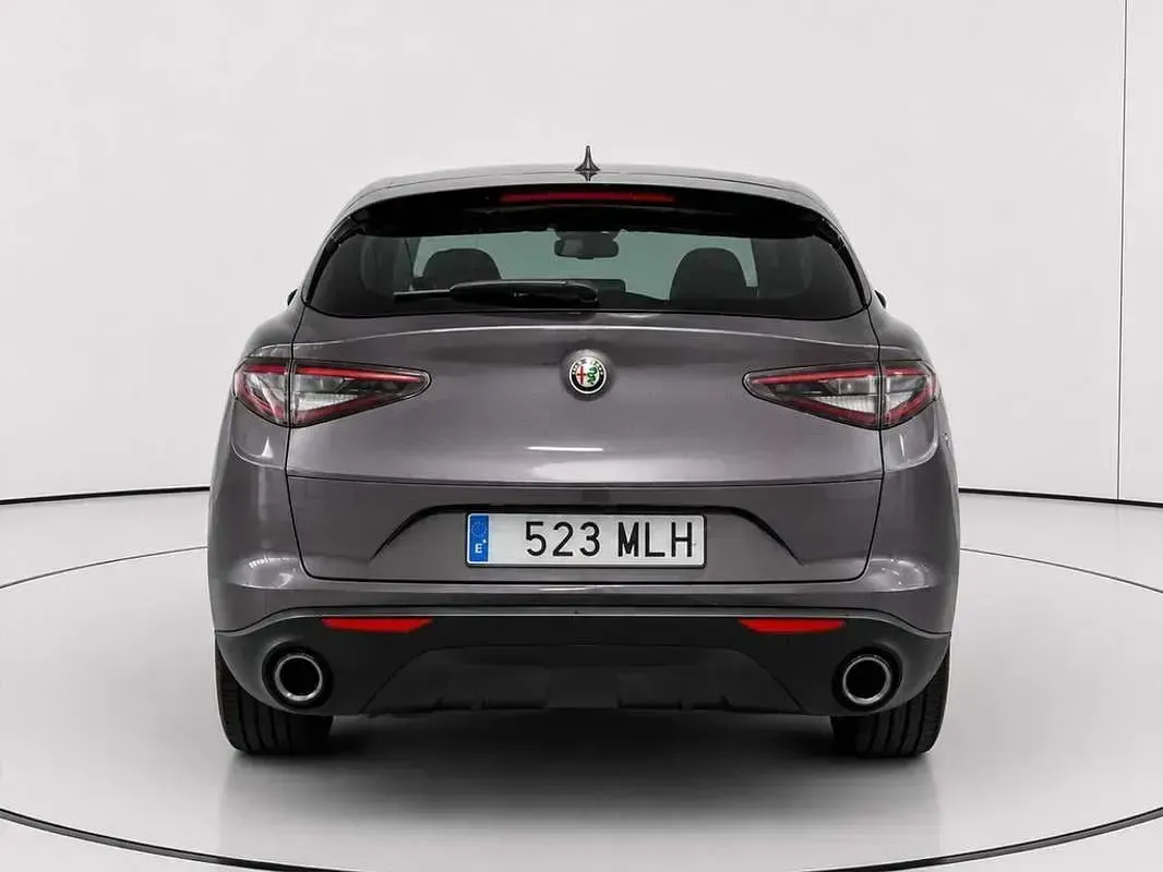 Usado Alfa Romeo Stelvio Sprint 160 CV (117 kW) 2023 Negro SUV