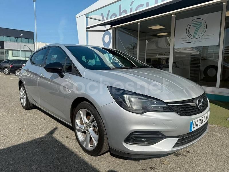 Usado Opel Astra GS Line 110 CV (80 kW) 2021 Gris / plata Berlina