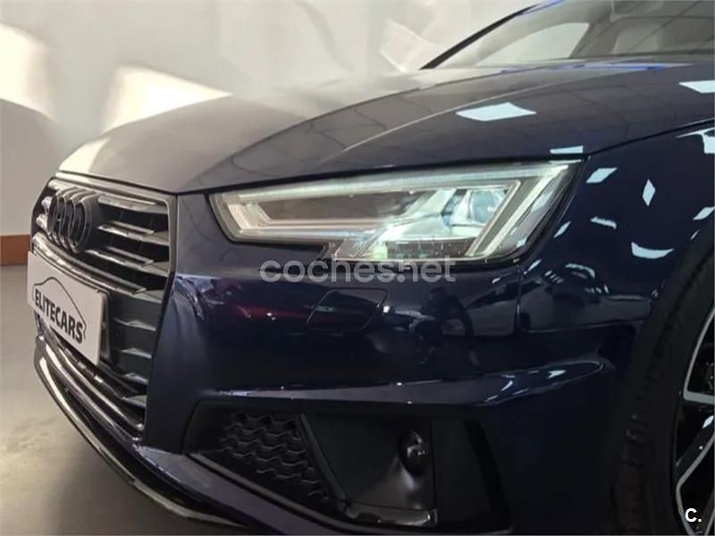 Usado Audi A4 150 CV (110 kW) 2019 Azul Familiar