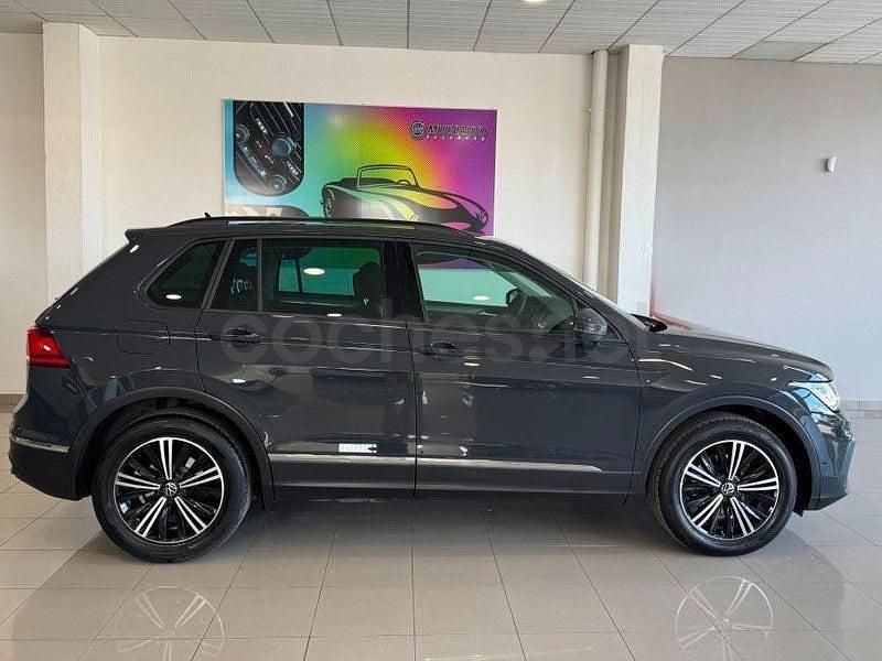 Usado VW Tiguan Life 150 CV (110 kW) 2022 Gris / plata SUV