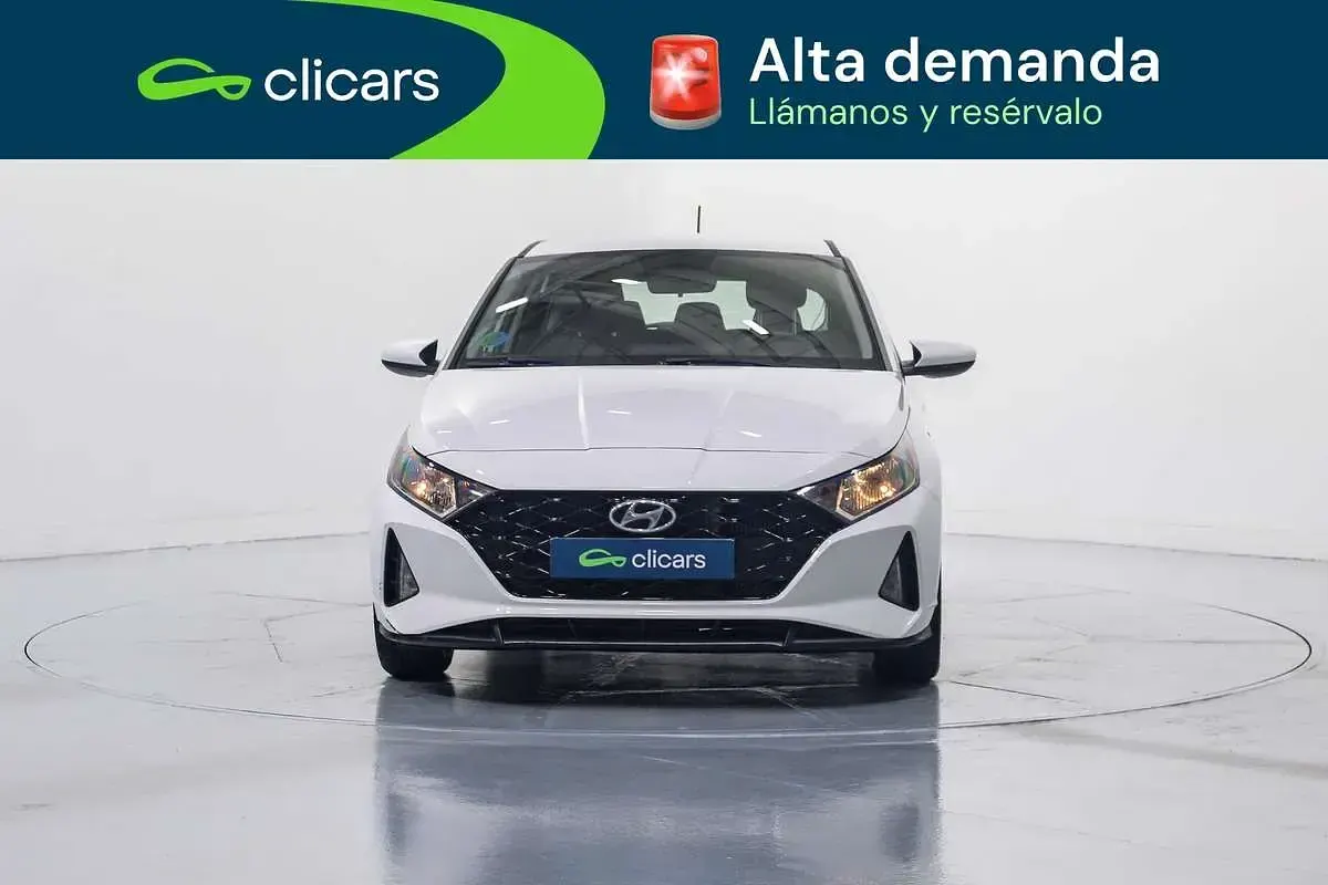 Usado Hyundai i20 101 CV (74 kW) 2022 Blanco Utilitario