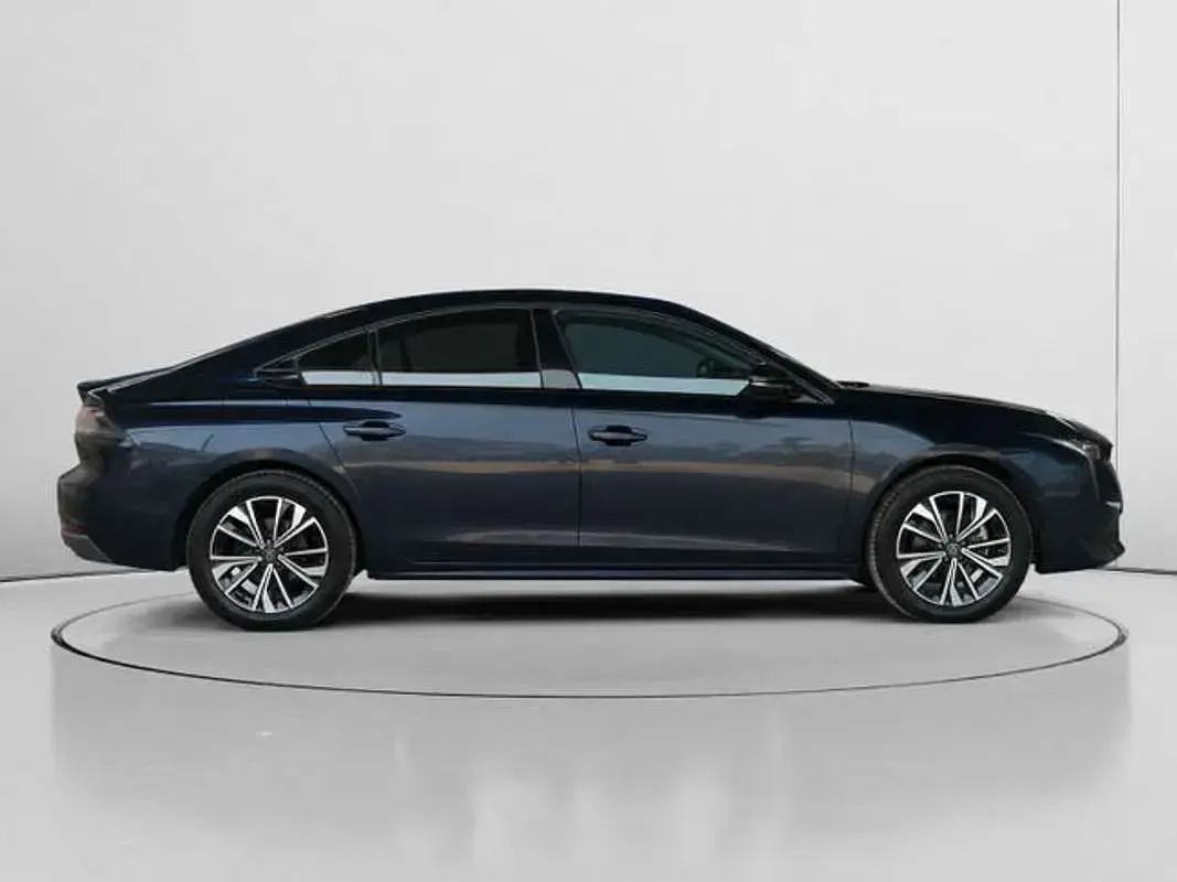 Usado Peugeot 508 Allure 131 CV (96 kW) 2024 Azul Berlina