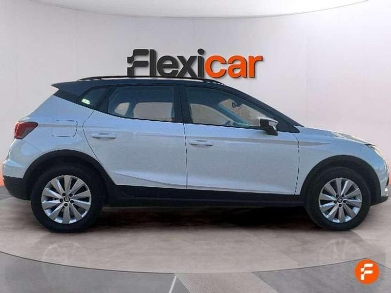 Usado Seat Arona Style 110 CV (80 kW) 2021 Blanco SUV