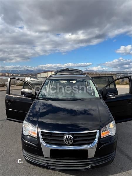 Usado VW Touran Highline 140 CV (102 kW) 2008 Negro Monovolumen