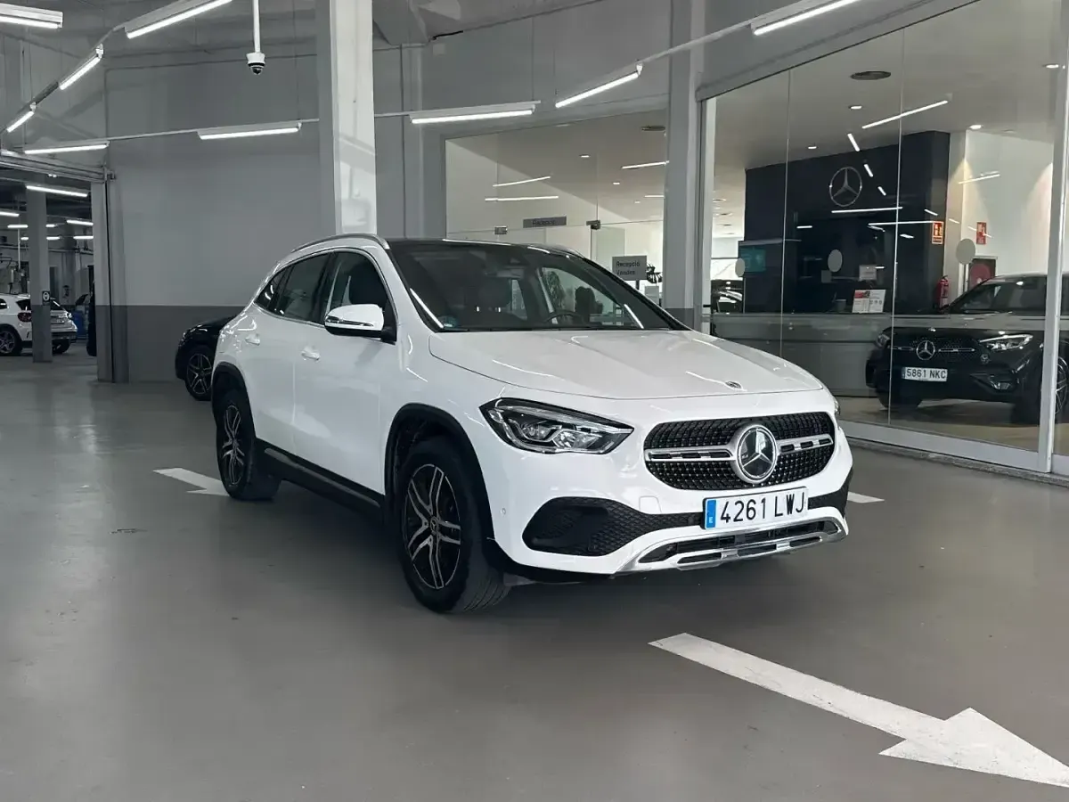 Usado Mercedes GLA250 Progressive 218 CV (160 kW) 2021 Blanco SUV
