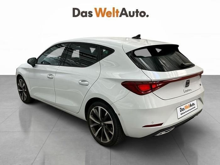 Usado Seat Leon FR 150 CV (110 kW) 2021 Blanco