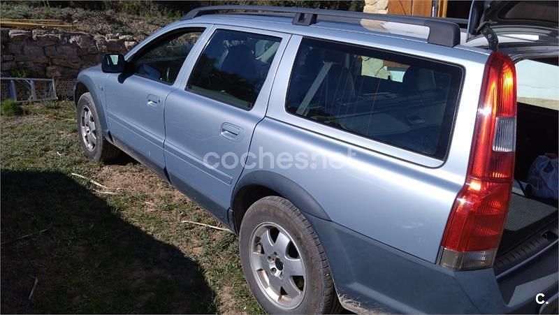 Usado Volvo XC70 200 CV (147 kW) 2001 Azul Familiar