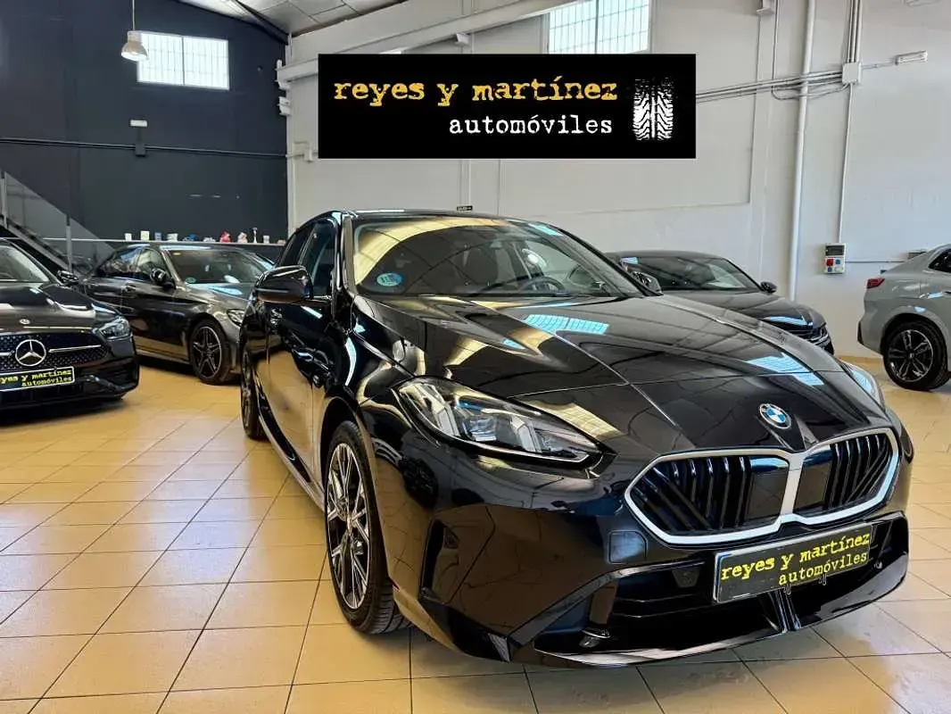 Usado BMW 120 M Sport 163 CV (119 kW) 2025 Negro Utilitario