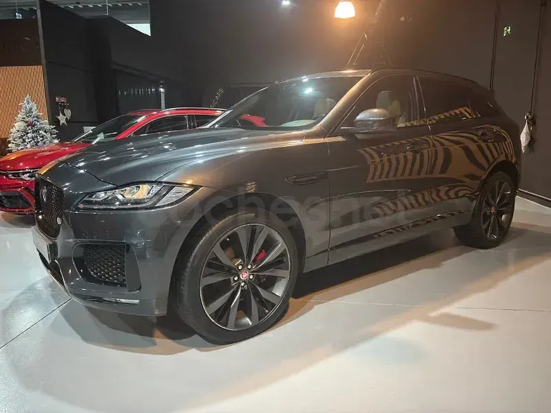 Usado Jaguar F-Pace S 300 CV (220 kW) 2018 Gris / plata SUV