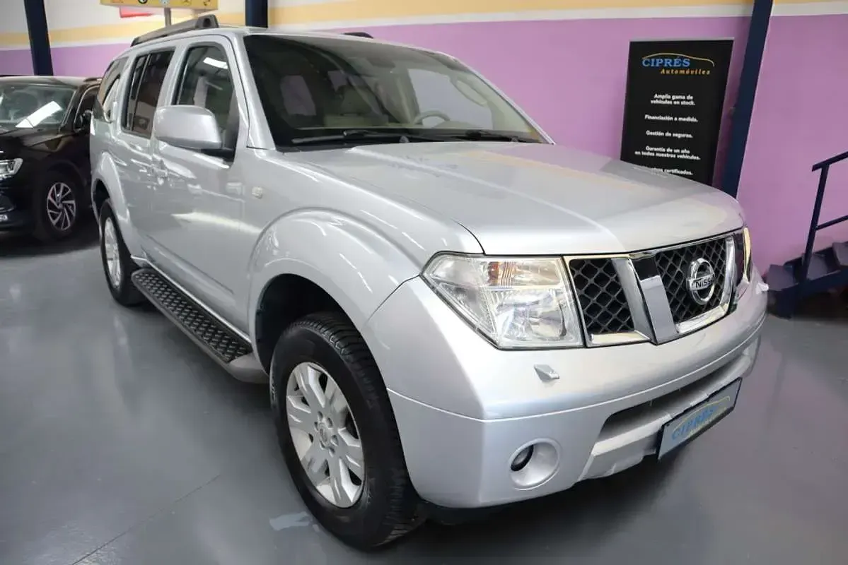 Usado Nissan Pathfinder SE 174 CV (127 kW) 2006 Gris SUV