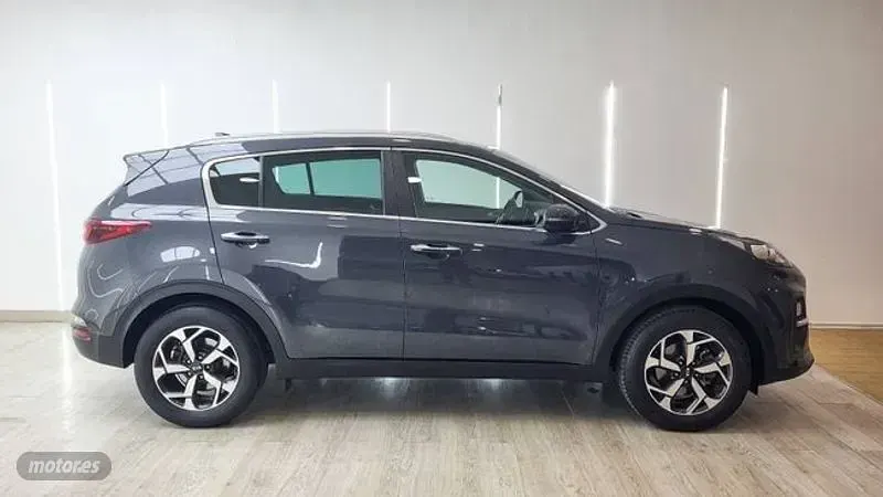 Usado Kia Sportage Plus 136 CV (100 kW) 2021 Gris SUV