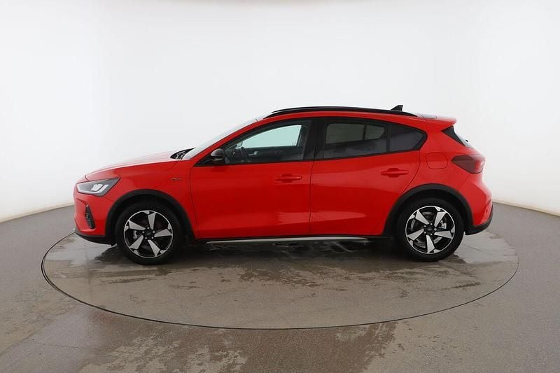 Usado Ford Focus Active X 125 CV (91 kW) 2023 Rojo Berlina