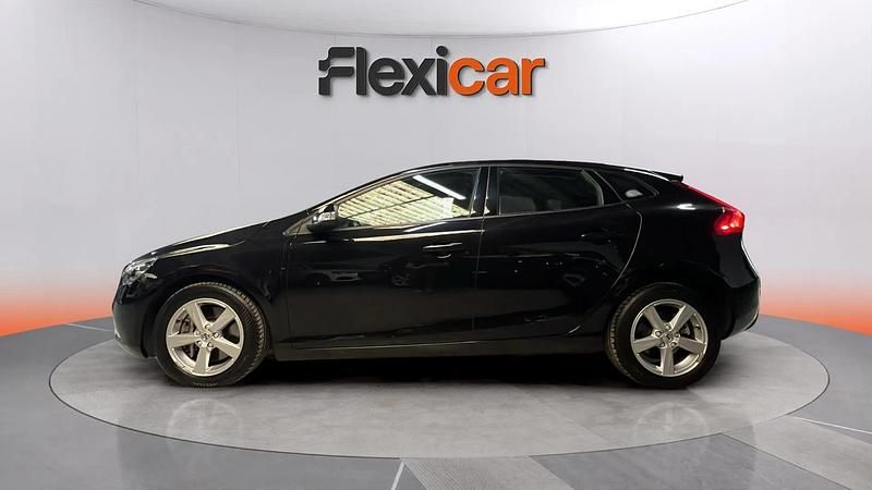 Usado Volvo V40 Momentum 122 CV (89 kW) 2018 Negro Familiar