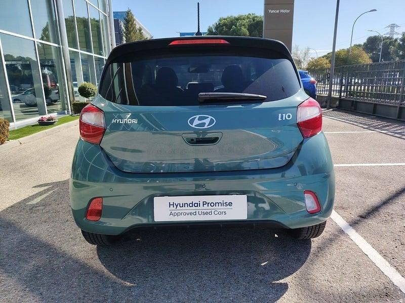 Usado Hyundai i10 63 CV (46 kW) 2025 Verde Utilitario