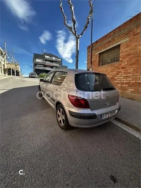 Usado Peugeot 307 136 CV (100 kW) 2004 Gris / plata Berlina