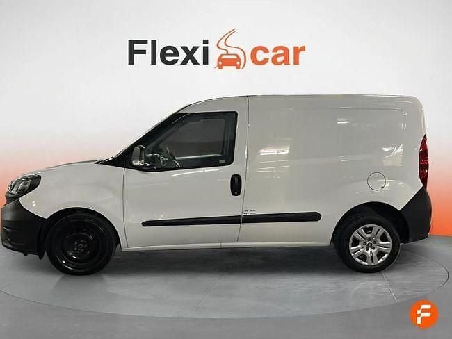 Usado Fiat Doblò Easy 105 CV (77 kW) 2022 Blanco Monovolumen