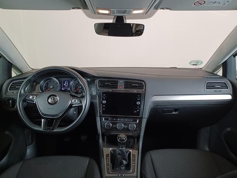 Usado VW Golf VII 110 CV (80 kW) 2018 Gris Utilitario