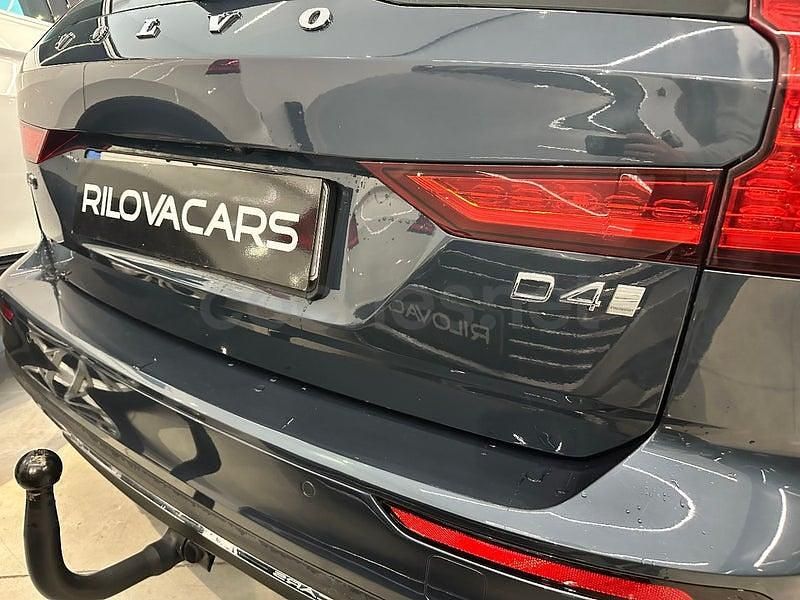 Usado Volvo V60 Inscription 190 CV (139 kW) 2019 Azul Familiar