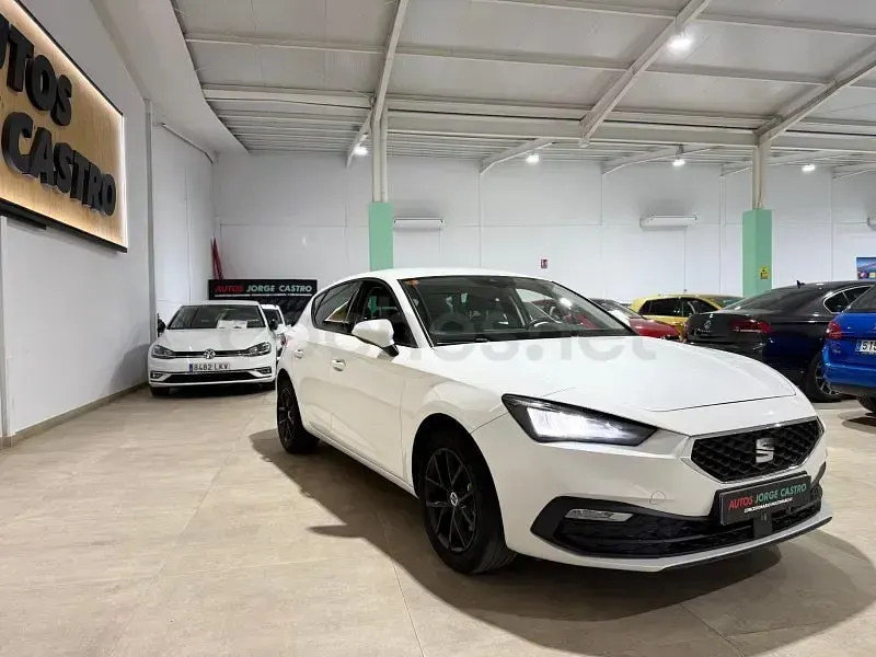 Usado Seat Leon Style 115 CV (84 kW) 2021 Blanco Berlina