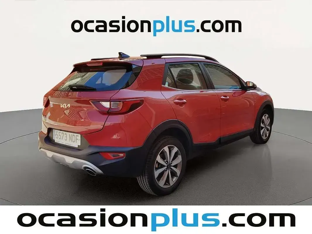 Usado Kia Stonic 101 CV (74 kW) 2025 Rojo SUV