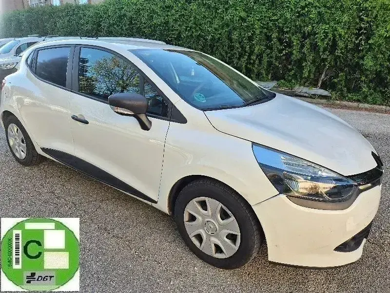 Usado Renault Clio 75 CV (55 kW) 2016 Blanco Utilitario