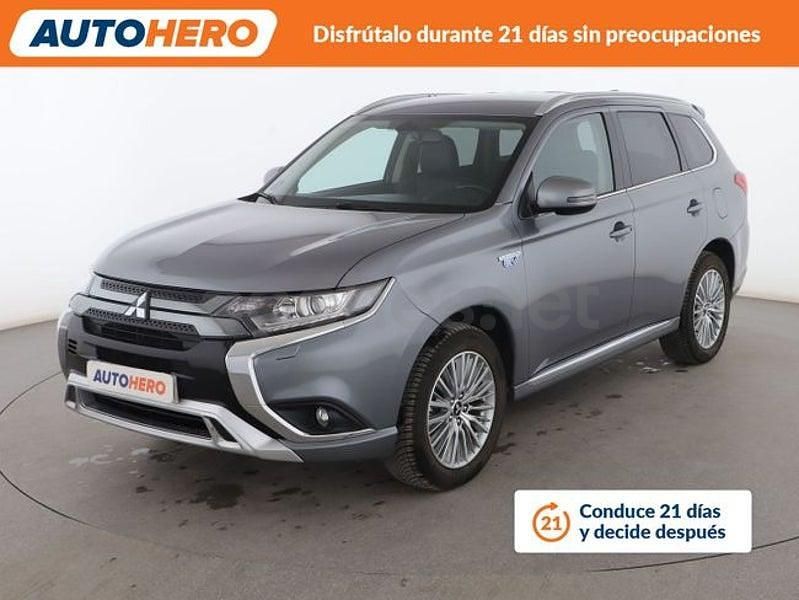 Usado Mitsubishi Outlander P-HEV Motion 224 CV (164 kW) 2018 Gris SUV