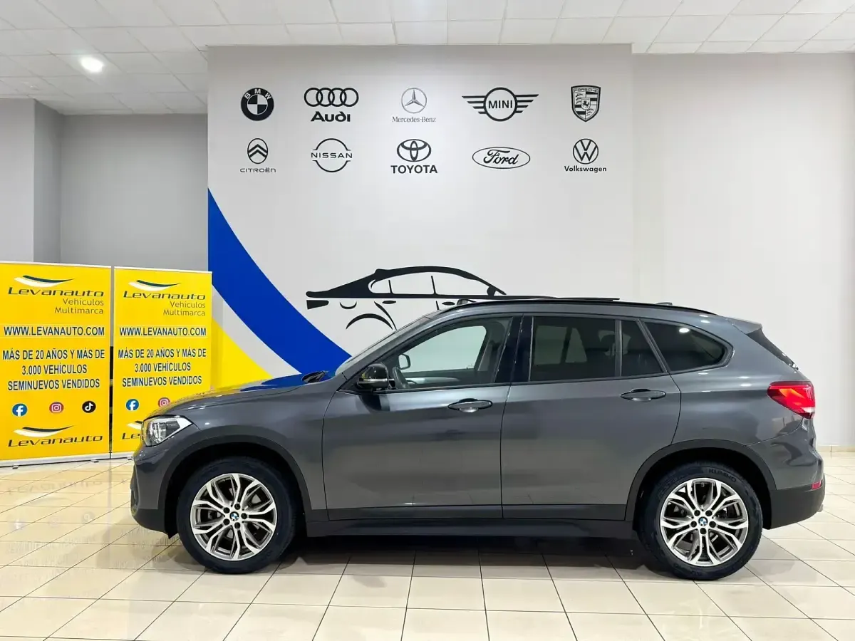 Usado BMW X1 136 CV (100 kW) 2022 Gris SUV