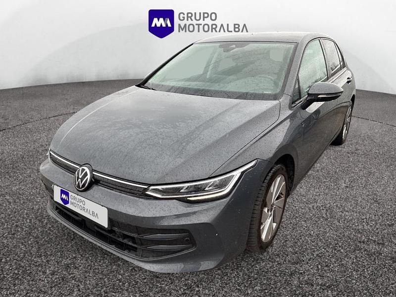 Usado VW Golf VIII 116 CV (85 kW) 2025 Gris / plata Berlina