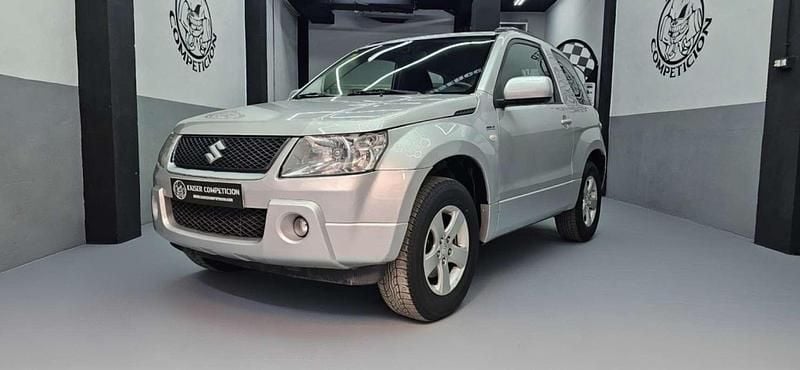 Plateado Usado 2007 Suzuki Grand Vitara SUV | 7990 € (Buen precio) - Imagen 1/4