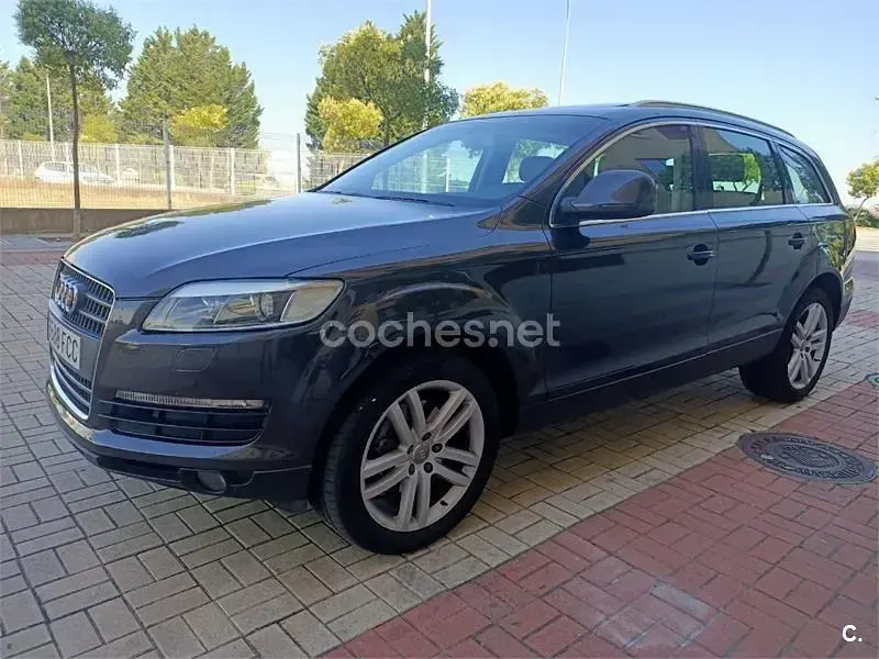 Usado Audi Q7 350 CV (257 kW) 2006 Marrón SUV