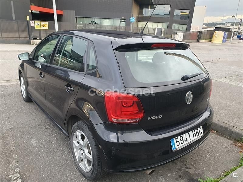 Usado VW Polo Advance 85 CV (62 kW) 2010 Negro Utilitario