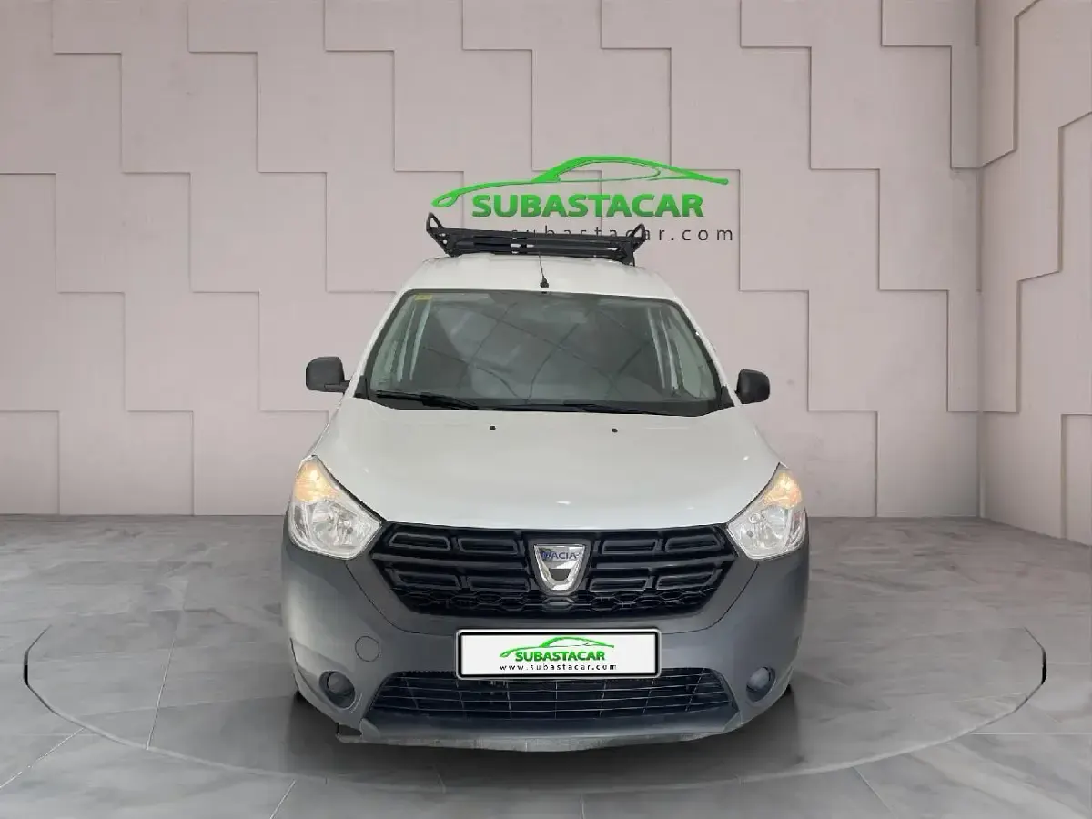 Usado Dacia Dokker Essentiel 75 CV (55 kW) 2019 Blanco Monovolumen