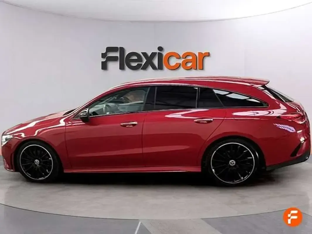 Usado Mercedes CLA200 Shooting Brake 150 CV (110 kW) 2020 Rojo Familiar