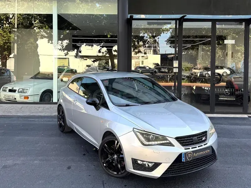 Usado Seat Ibiza SC CUPRA 192 CV (141 kW) 2016 Gris / plata Utilitario