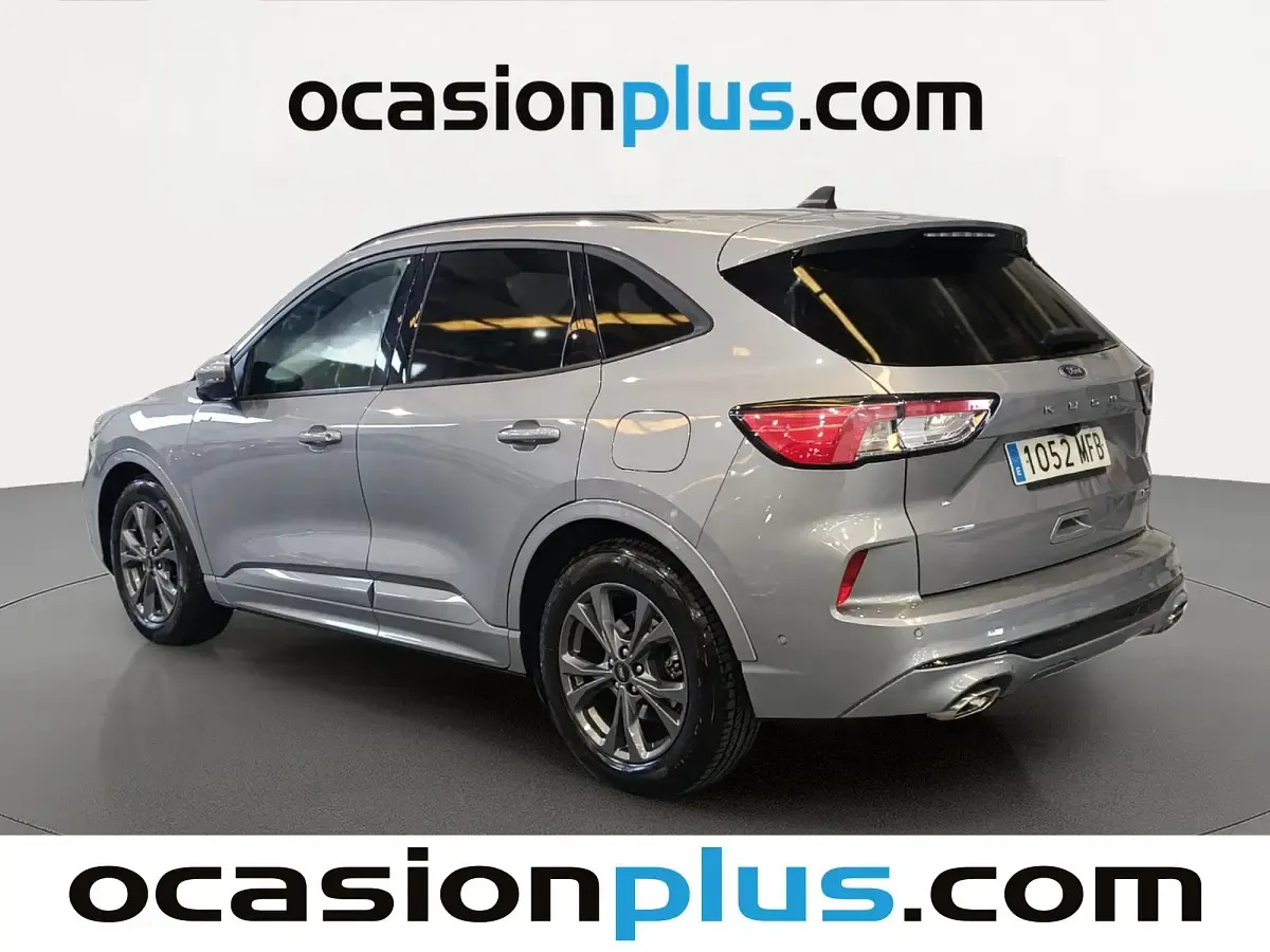 Usado Ford Kuga ST-Line X 190 CV (139 kW) 2023 Gris plata SUV