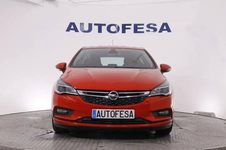 Usado Opel Astra Selective 125 CV (91 kW) 2018 Rojo