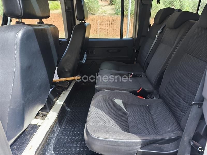 Usado Land Rover Defender S 122 CV (89 kW) 2008 Blanco Familiar