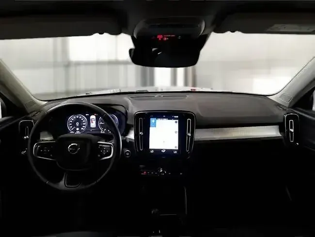 Usado Volvo XC40 Inscription 211 CV (155 kW) 2021 Negro SUV