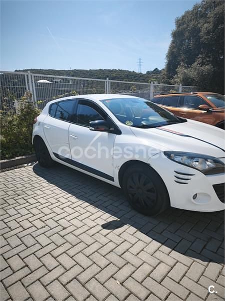 Usado Renault Mégane 110 CV (80 kW) 2011 Blanco Berlina