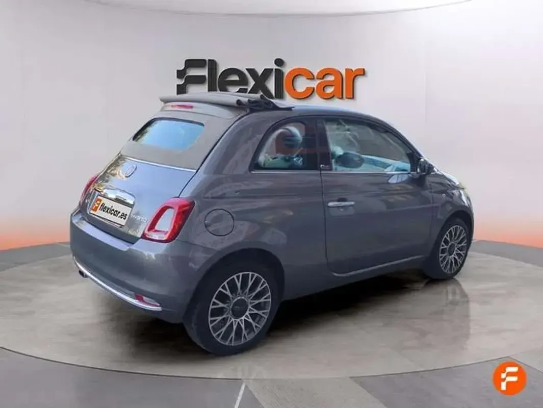 Usado Fiat 500 Dolcevita 71 CV (52 kW) 2021 Gris Descapotable