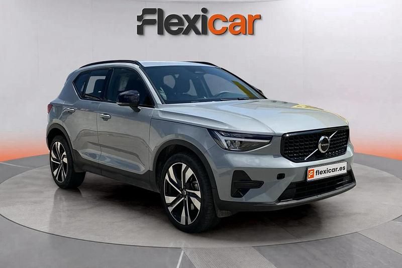 Gris Usado 2023 Volvo XC40 Plus SUV | 29.990 € (Buen precio) - Imagen 1/4
