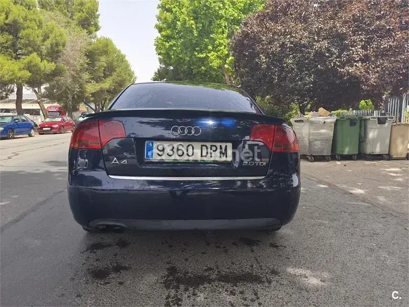 Usado Audi A4 140 CV (102 kW) 2005 Azul Berlina